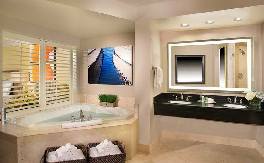 suite bathroom